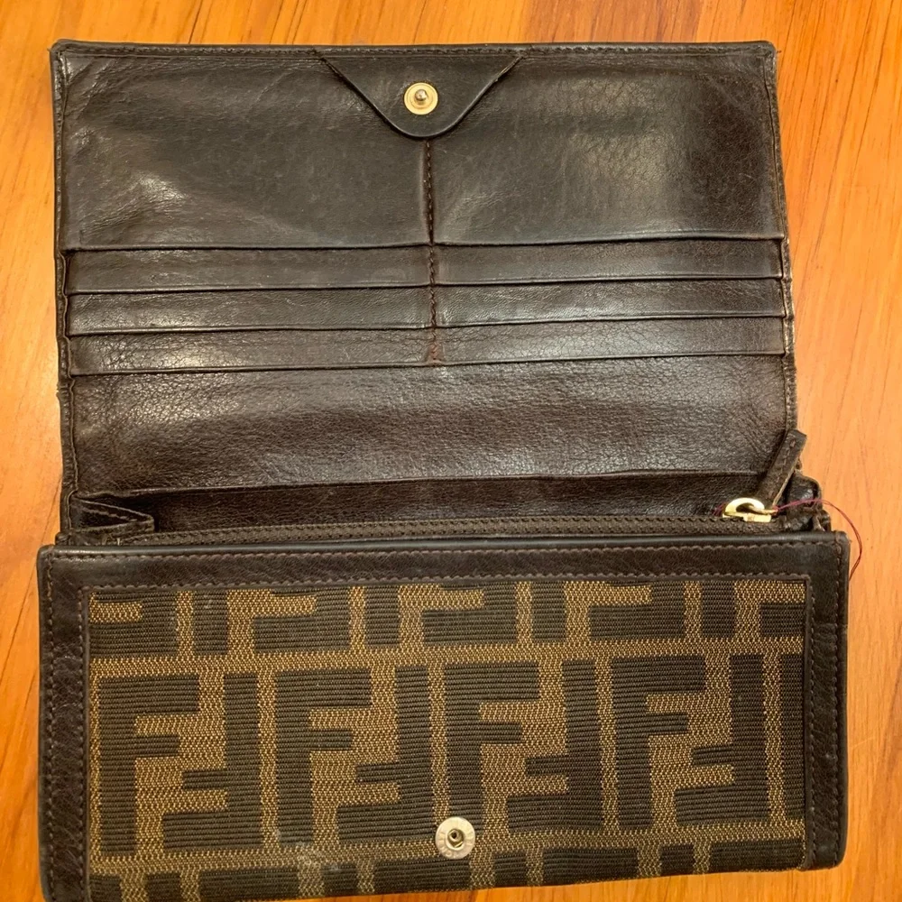 Vintage Fendi Zucca wallet - Picture 2 of 6